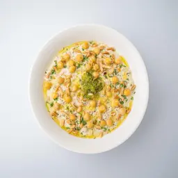 Fateh Hummus with Oil and Nuts